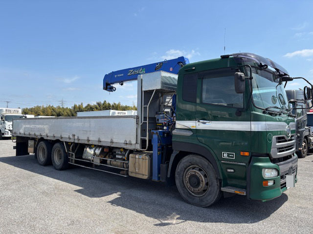 UDトラックス クレーン付